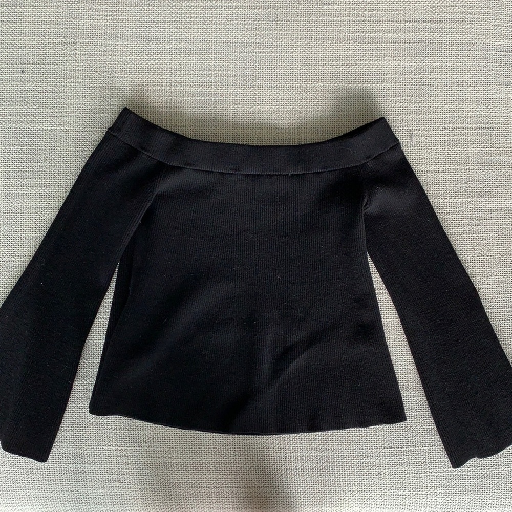 Wilfred Off The Shoulder Sweater